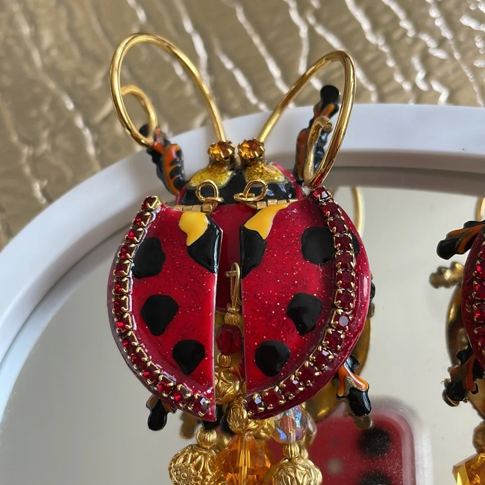 🐞HP🐞Lunch At The Ritz “CUTE AS A BUG”Ladybug HUGE Clip On Earrings - Picture 5 of 10